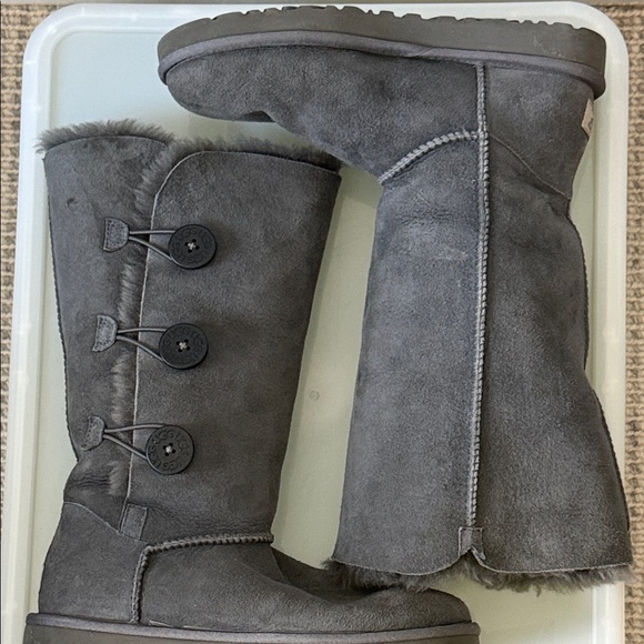 UGG Charcoal Shearling Boots - Picture 6 of 10